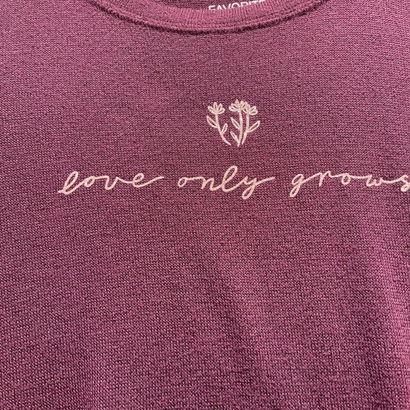 So Brand Girls size 8 Cranberry Long Sleeve Shirt with Gold Writing - Picture 4 of 7